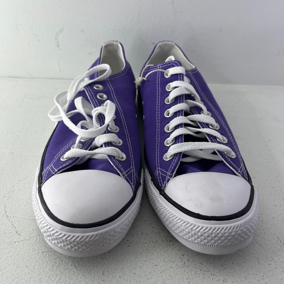 New Converse Shoes - Picture 2 of 4